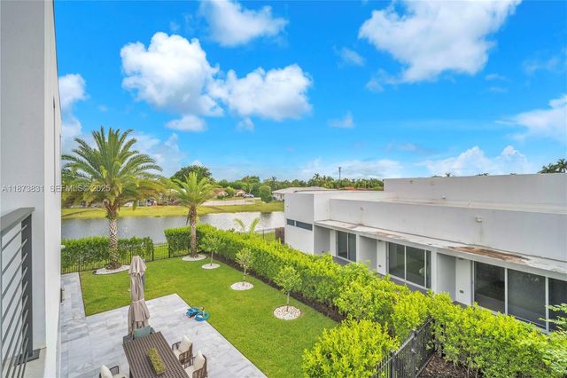16572 S Botaniko Drive S, Weston, FL 33326