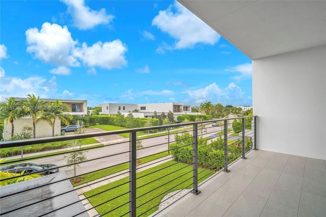 16572 S Botaniko Drive S, Weston, FL 33326
