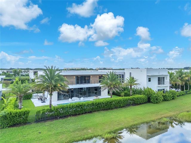 16572 S Botaniko Drive S, Weston, FL 33326