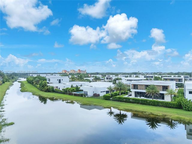 16572 S Botaniko Drive S, Weston, FL 33326