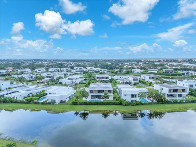 16572 S Botaniko Drive S, Weston, FL 33326