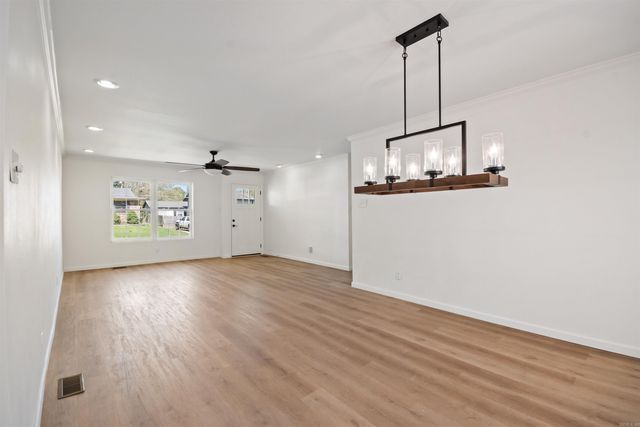 12 Lance Dr, Sherwood, AR 72120