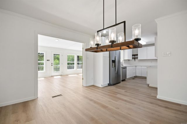 12 Lance Dr, Sherwood, AR 72120