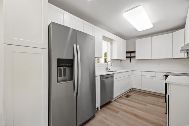 12 Lance Dr, Sherwood, AR 72120