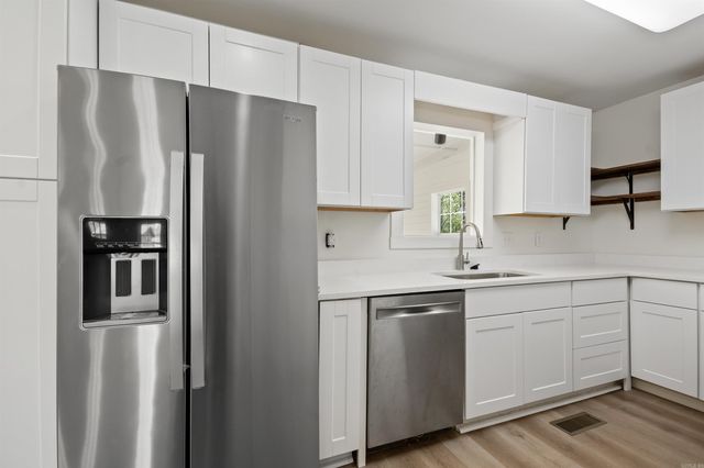 12 Lance Dr, Sherwood, AR 72120