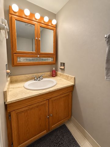 1321 S Finley Road 312, Lombard, IL 60148