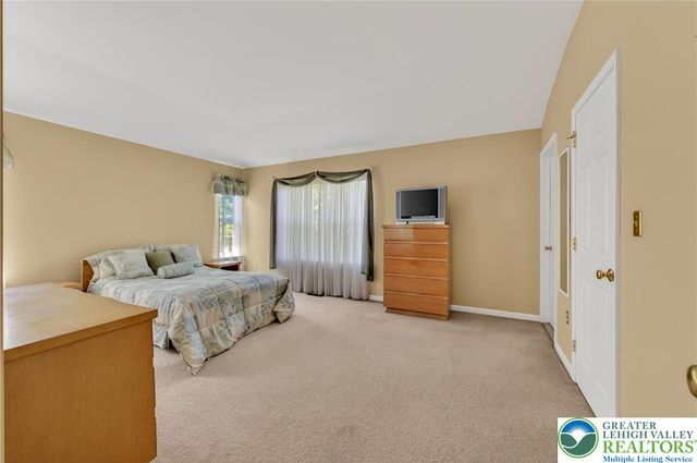 4345 Creek Road, South Whitehall Twp, PA 18104