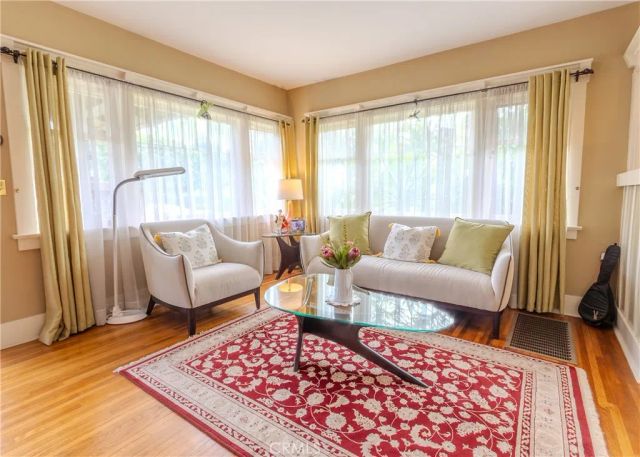 179 N Ivy, Monrovia, CA 91016