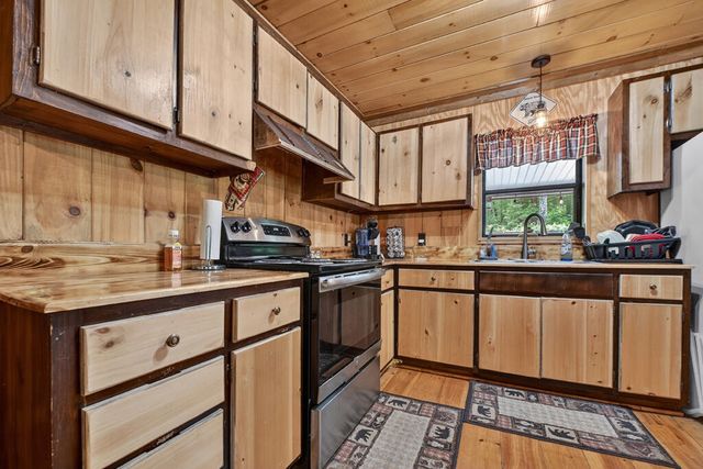 636 Bear Paw Trail, Blue Ridge, GA 30513