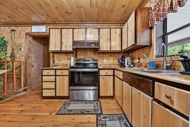 636 Bear Paw Trail, Blue Ridge, GA 30513
