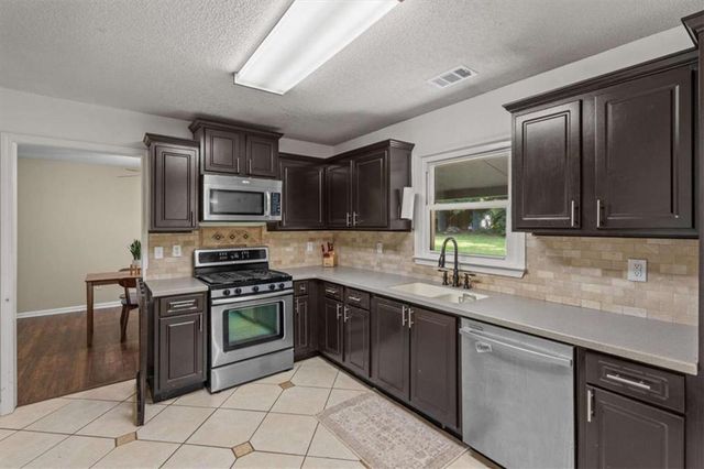 76 Green Elm Way, Carrollton, GA 30116