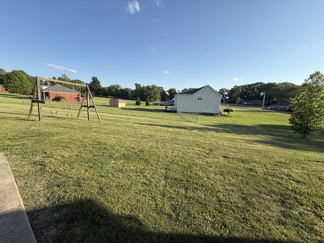 1702 Abiff Rd, Burns, TN 37029