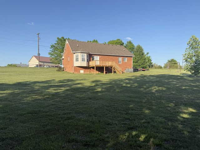 1702 Abiff Rd, Burns, TN 37029