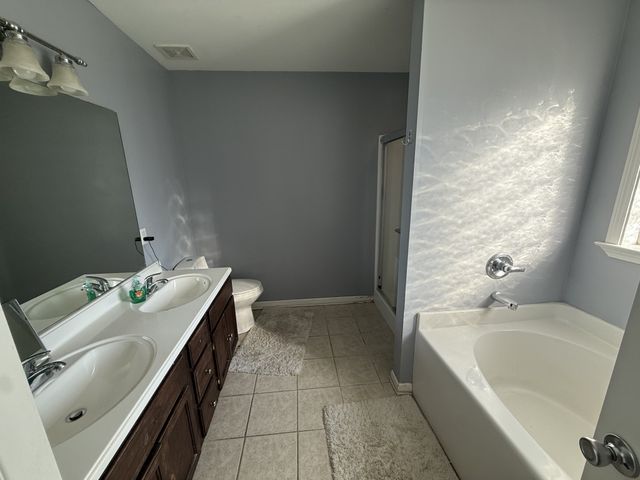 1702 Abiff Rd, Burns, TN 37029