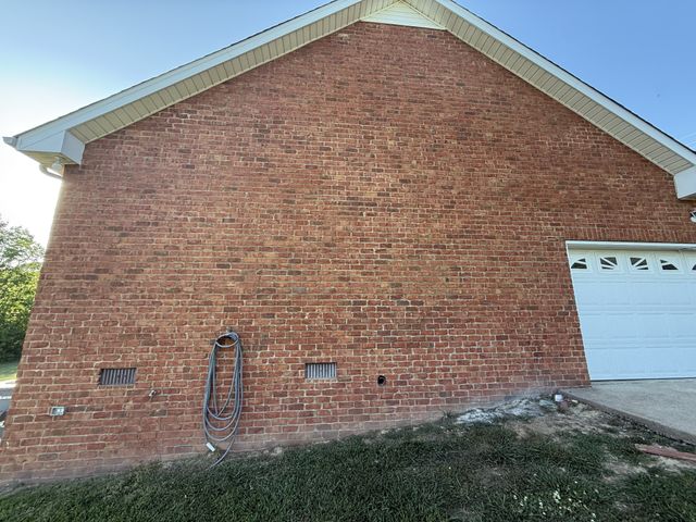 1702 Abiff Rd, Burns, TN 37029