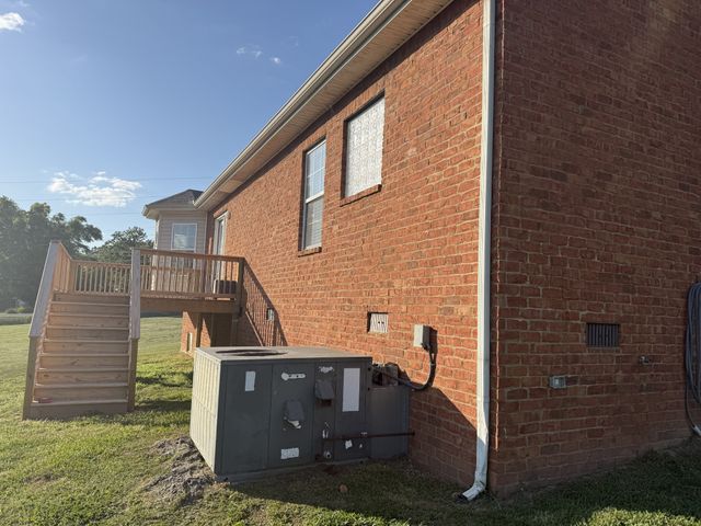 1702 Abiff Rd, Burns, TN 37029