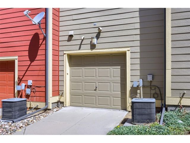 10556 E 29th Dr, Denver, CO 80238