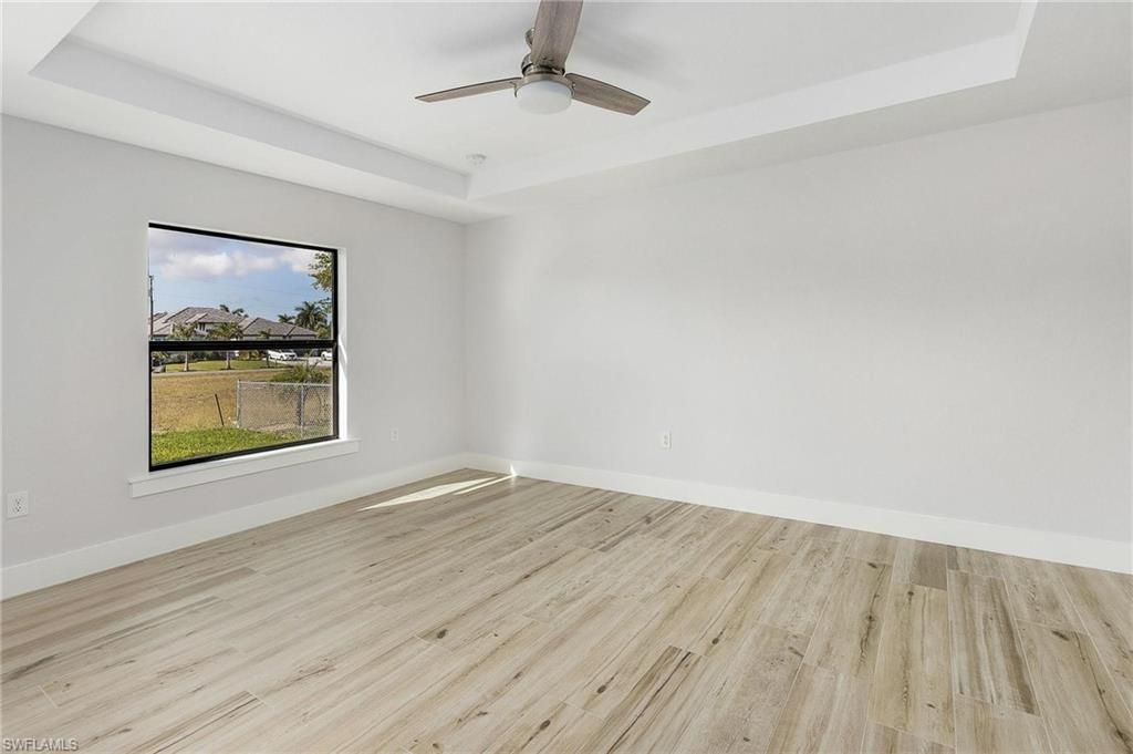 Image 15 of property listing at 346 SW 28th PL, Cape Coral, FL 33991