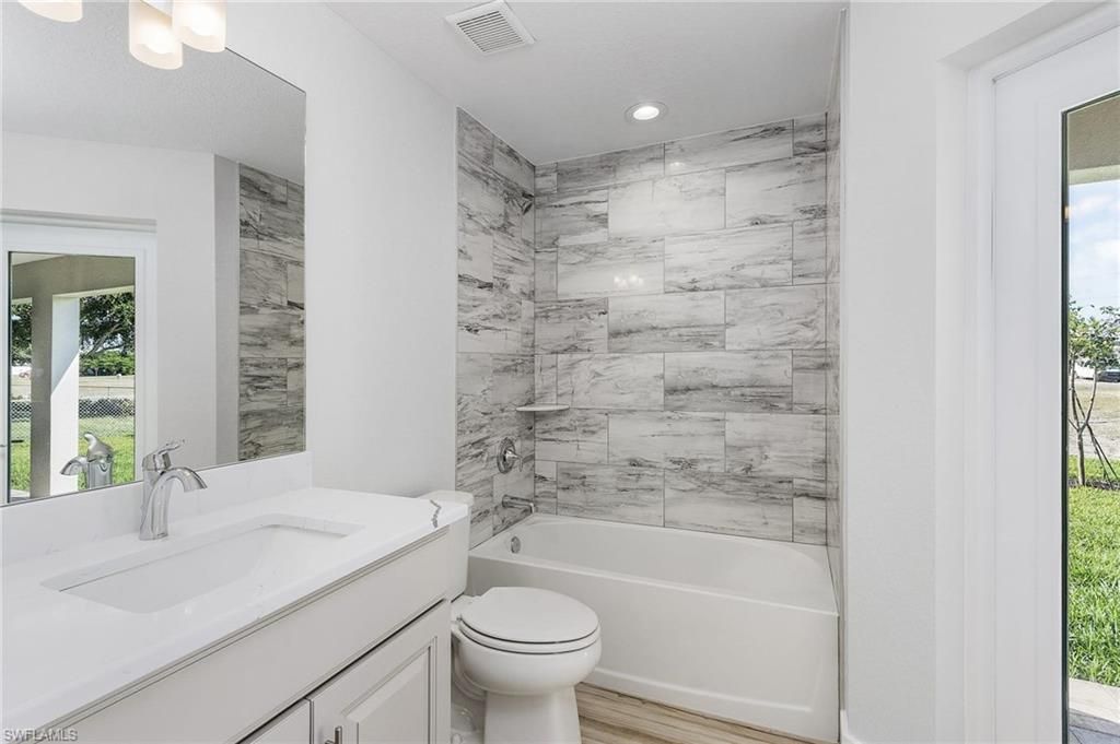 Image 19 of property listing at 346 SW 28th PL, Cape Coral, FL 33991