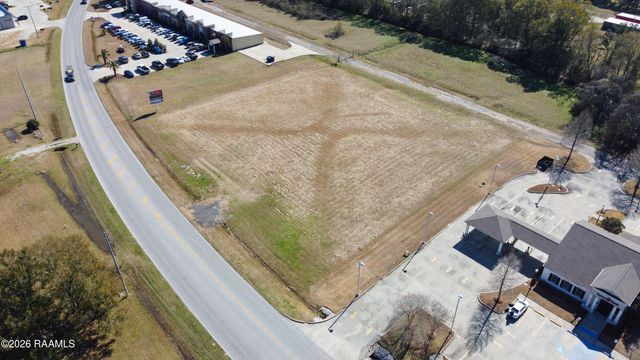 102 Albertson Parkway, Broussard, LA 70518