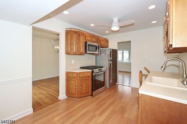 2260 Sunrise Ct, Scotch Plains Twp., NJ 07076