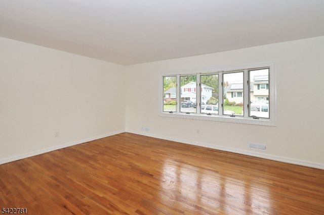 2260 Sunrise Ct, Scotch Plains Twp., NJ 07076