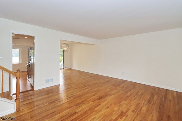 2260 Sunrise Ct, Scotch Plains Twp., NJ 07076