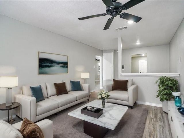 5117 Lavender 5195, Houston, TX 77026