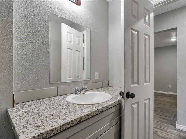 5117 Lavender 5195, Houston, TX 77026