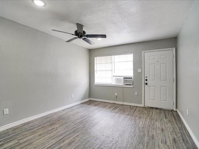 5117 Lavender 5195, Houston, TX 77026