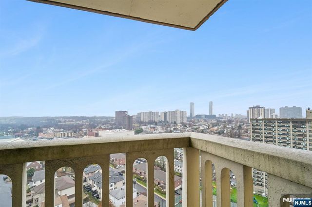 555 North 19W, Fort Lee, NJ 07024