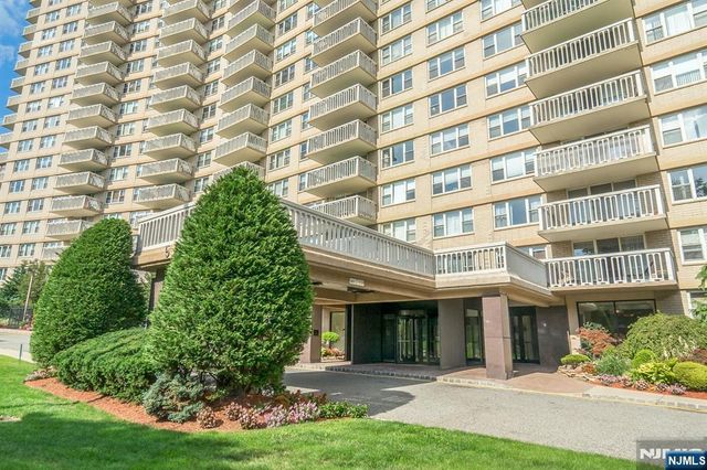 555 North 19W, Fort Lee, NJ 07024