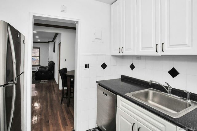 198-28 Pompeii Avenue 1A, Holliswood, NY 11423