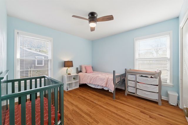 1212 W Lovers Lane, Arlington, TX 76013