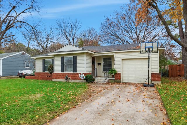 1212 W Lovers Lane, Arlington, TX 76013
