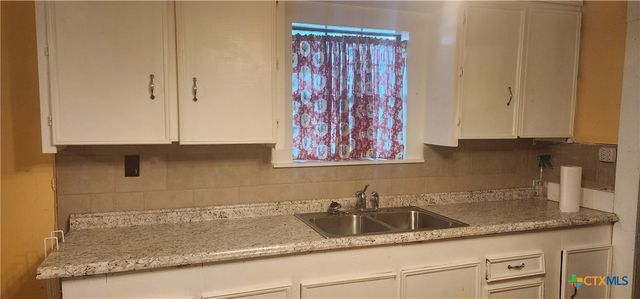 267 Illinois Street, Bloomington, TX 77951