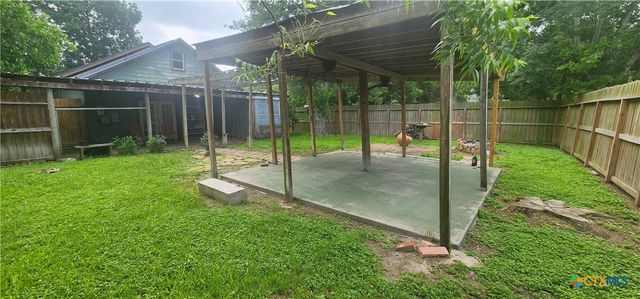 267 Illinois Street, Bloomington, TX 77951