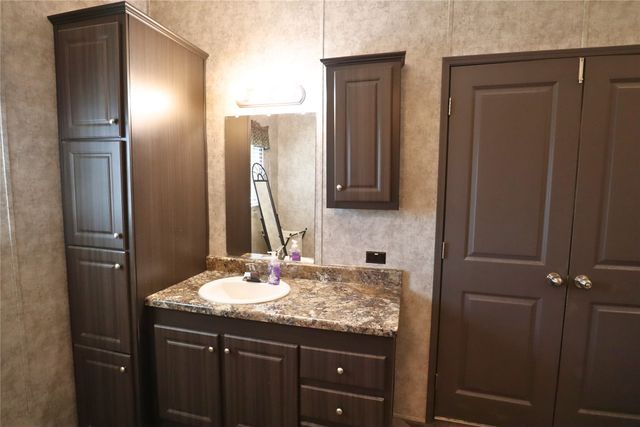 409 Oak Hollow Lane, Sherman, TX 75092
