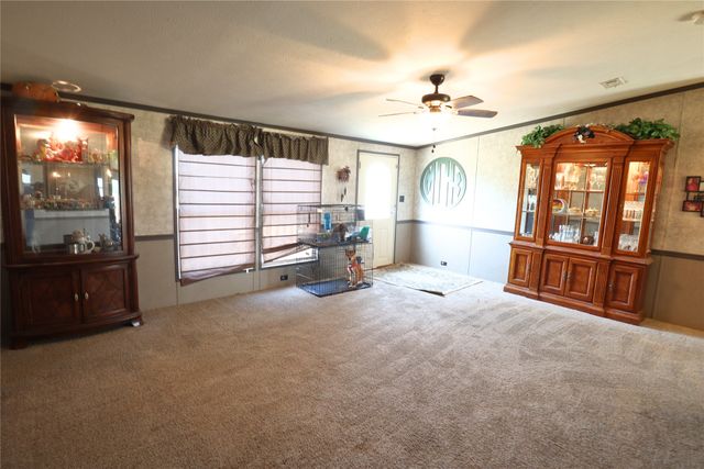 409 Oak Hollow Lane, Sherman, TX 75092