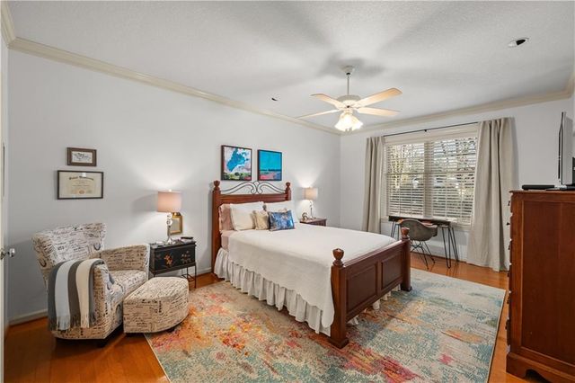 3936 Shawnee Mission Parkway, Fairway, KS 66205