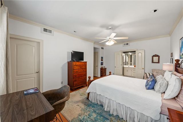 3936 Shawnee Mission Parkway, Fairway, KS 66205