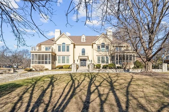 3936 Shawnee Mission Parkway, Fairway, KS 66205