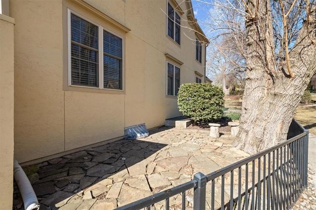 3936 Shawnee Mission Parkway, Fairway, KS 66205