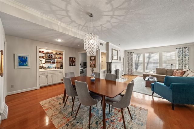 3936 Shawnee Mission Parkway, Fairway, KS 66205