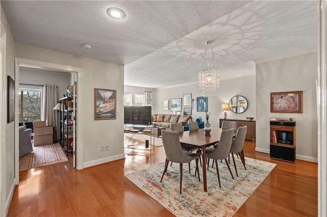 3936 Shawnee Mission Parkway, Fairway, KS 66205