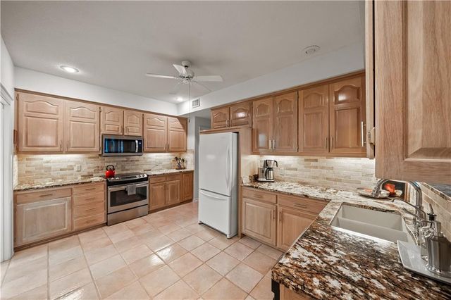 3936 Shawnee Mission Parkway, Fairway, KS 66205