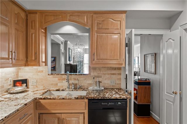 3936 Shawnee Mission Parkway, Fairway, KS 66205