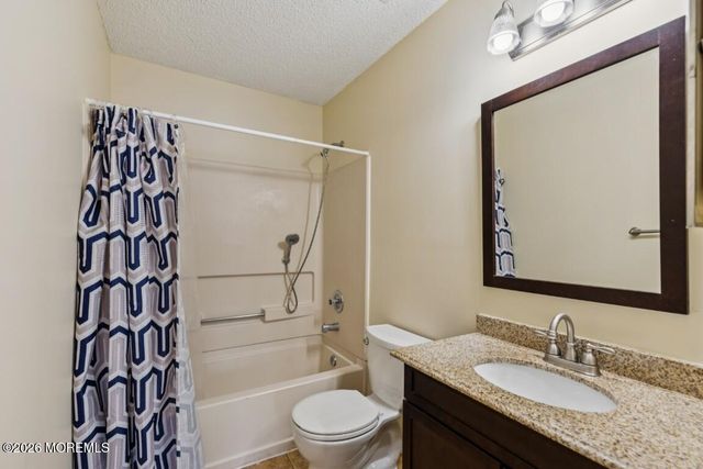 94 Des Moines Court, Tinton Falls, NJ 07712