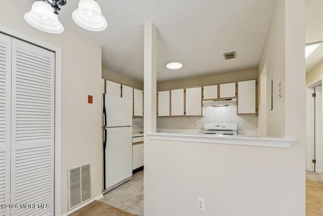 94 Des Moines Court, Tinton Falls, NJ 07712