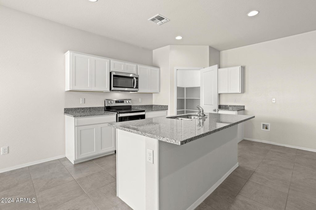 1356 W SHANNONS Way, Coolidge, AZ 85128 — photo 4